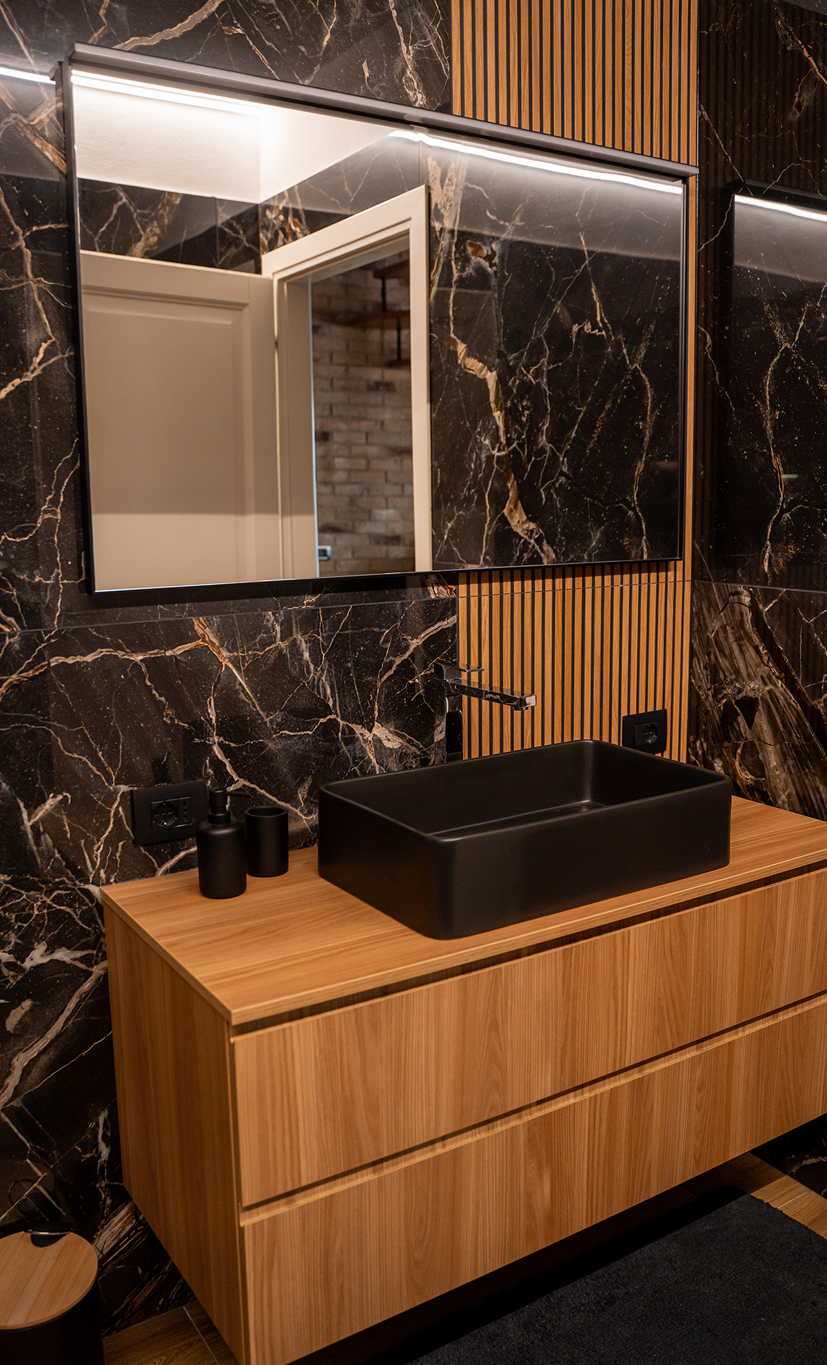 Dark Elegance & Wood